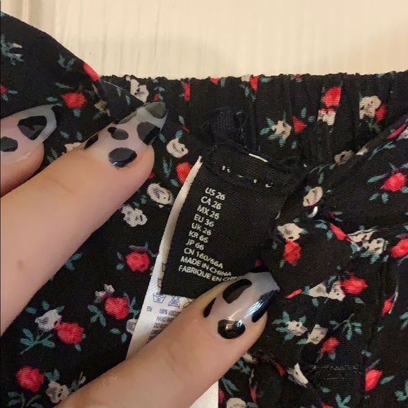 ⚡️SALE⚡️Floral Button Down skirt - Picture 3 of 3